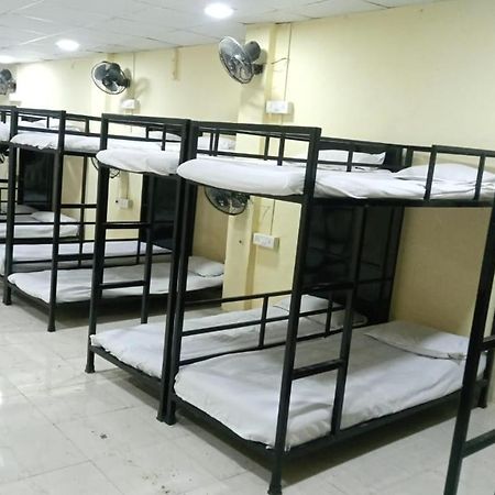 Saikrupa Dormitory Thána Kültér fotó