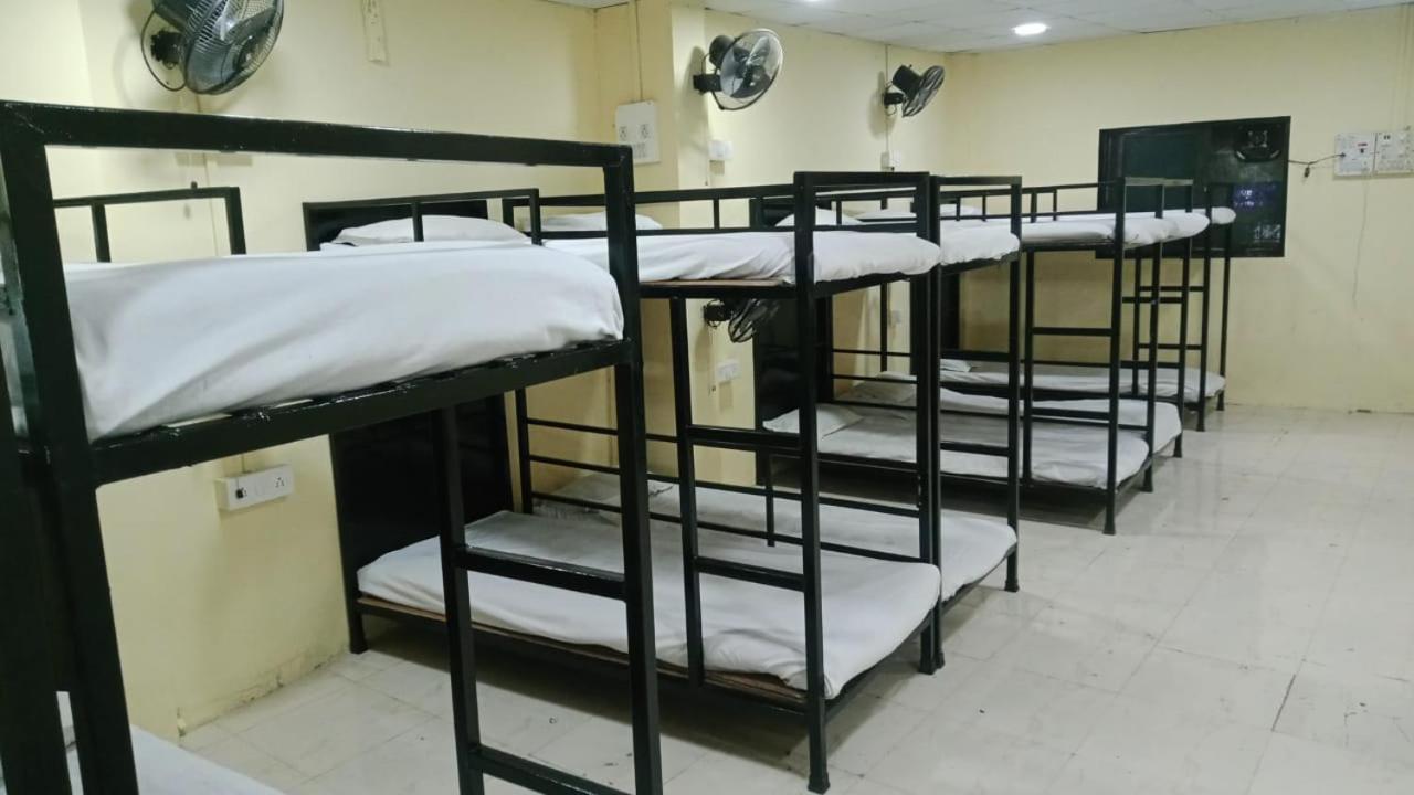 Saikrupa Dormitory Thána Kültér fotó
